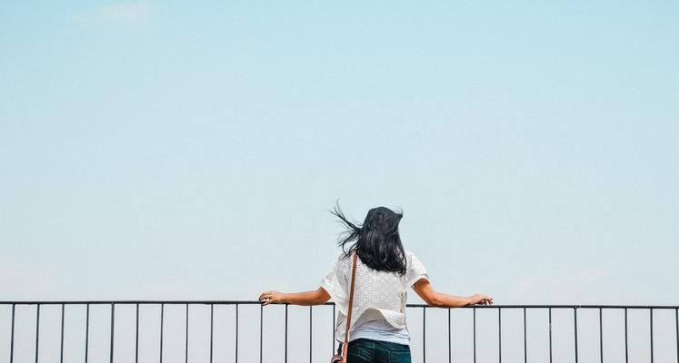 如何打破身高差，挽回爱情？（女方矮被男方父母反对，怎样化解矛盾？）