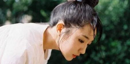 女友哭了？这几招让你哄她开心（情人泪如何消除？掌握这些技巧，从此甜蜜无限）