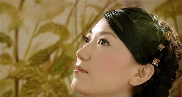 轻松满足的星座女——如何让她们快乐过好每一天（了解星座女的性格特点，让她们快乐自在）