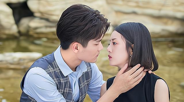 女人为何喜欢谈姐弟恋？（心理需求与社会因素的影响）