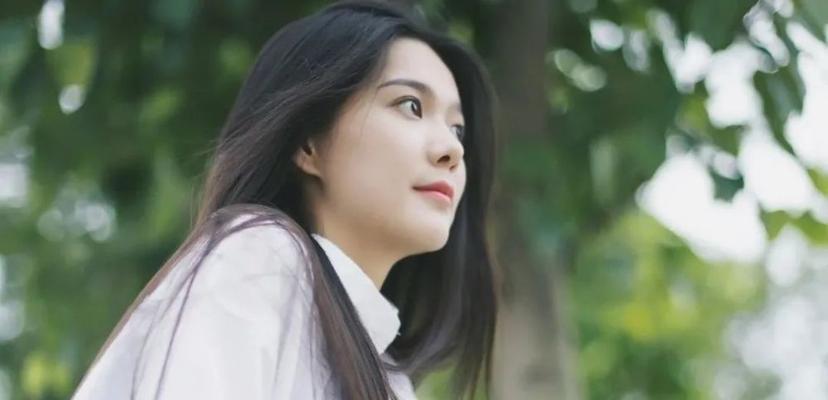 女人如何让男人主动关注你（15个实用技巧，让你成为男人的焦点）
