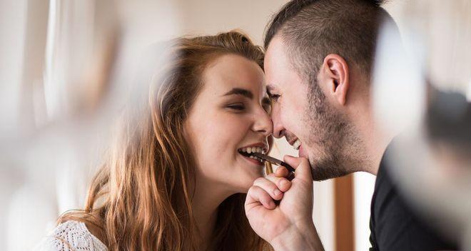 女生该不该坦白自己的性史？（爱情中的真实与虚假、面对过去的勇气与尴尬）