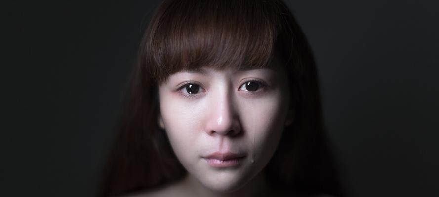 用感动流泪的话挽留女友（用真情打动她的心）