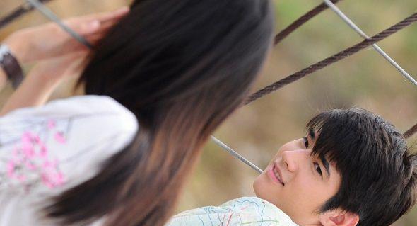 如何忘记初恋女友（15个实用技巧助你抛却初恋情怀）