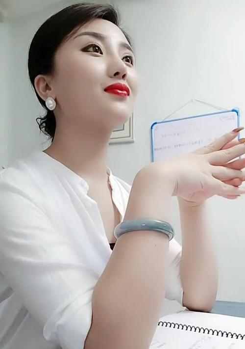 爱情与家庭（以爱上情人不甘心回归家庭）