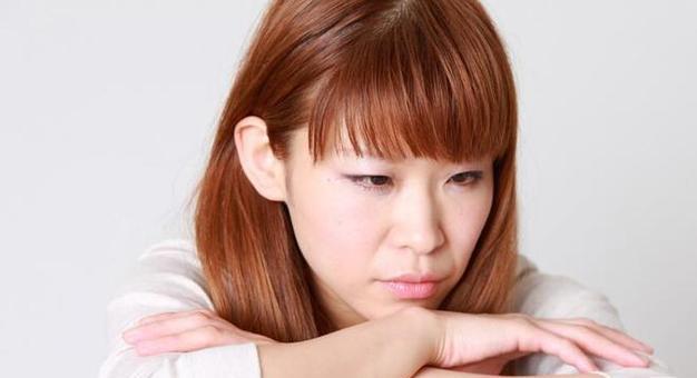 女人出轨的睡眠细节揭秘（三个细节暴露女人的不轨行为）