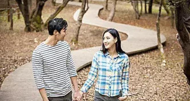 老婆和别人暧昧聊天怎么办（如何应对老婆和别人的暧昧聊天）