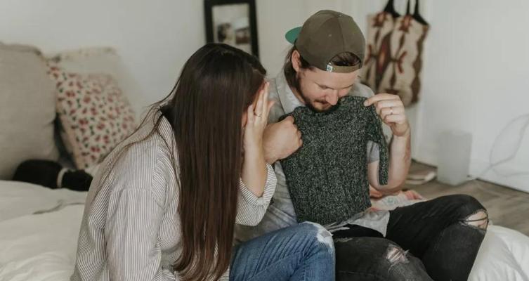 老婆吵架就离家出走，男人的懦弱与无奈（探寻婚姻中的沟通与协调）