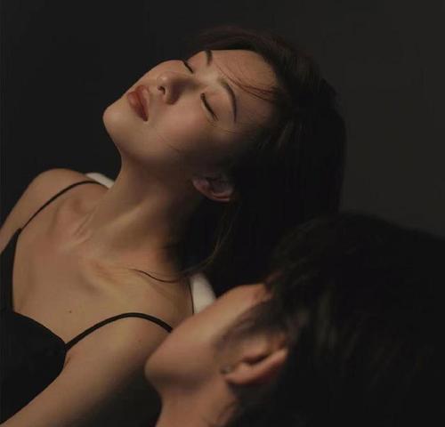 恋爱话题让男女聊火热（男女关系）
