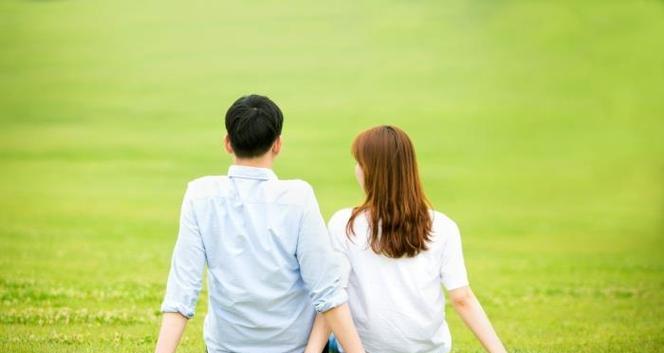 异地恋分手后如何挽回女友（掌握3大法则）