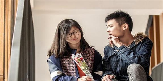 如何挽回因不信任女友而分手的感情（重建信任是挽回爱情的关键）