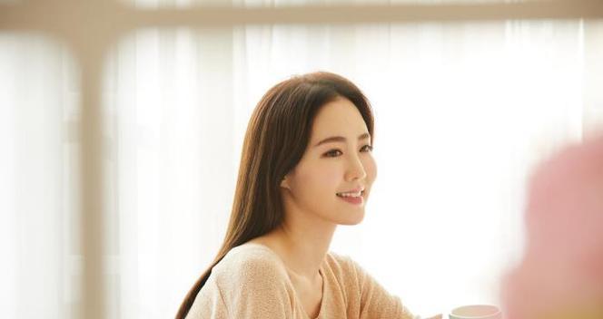 令人痴迷的女性魅力（从内而外散发魅力的女人）