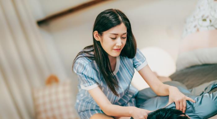 吵架后怎样挽回男人（15个行之有效的方法教你如何赢回他的心）