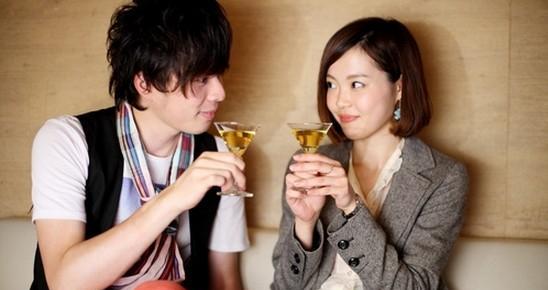 如何确认初次约会男生是否对你有好感（掌握这些技巧）