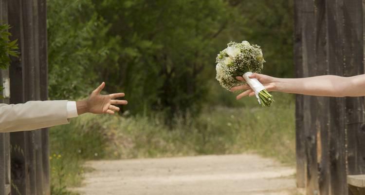 聪明女人的10个幸福婚姻秘诀（让你的婚姻持久幸福的关键技巧）