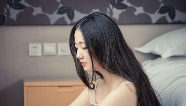 暧昧同事不表白的真相（揭秘背后的心理和原因）
