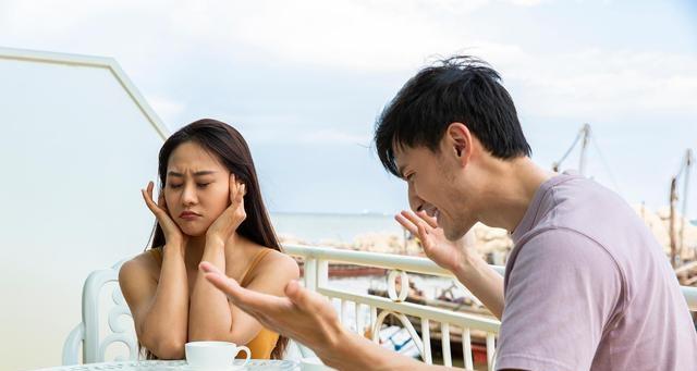 夫妻吵架后的处理技巧（理性沟通是关键）