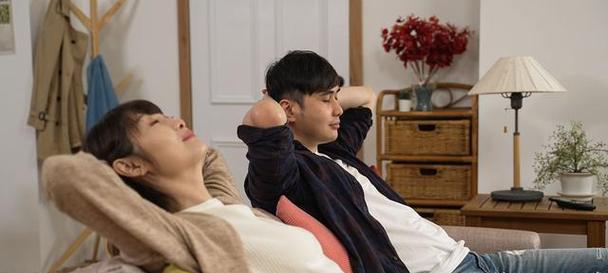 从夫妻吃饭的样子看婚姻状态（从相互关注到冷漠疏离——婚姻状态的多样性）