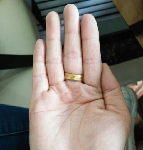 感情线断开上下两条，爱情与亲情双失的痛楚（当爱情与亲情都离我们而去）