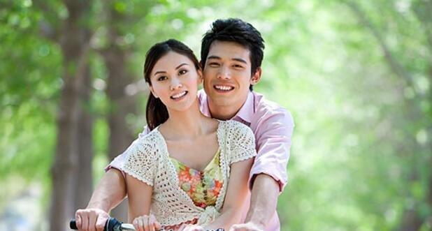 四招轻松化解男友的生气（让你的男友心情愉快）