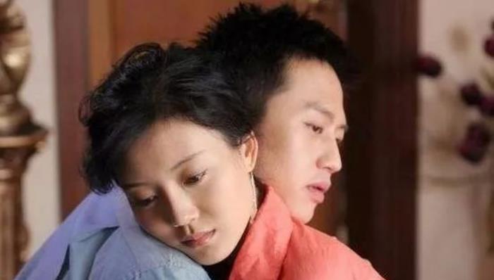 男朋友说放弃了，为什么还不温不火（男女之间情感的微妙平衡与挣扎）