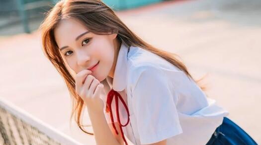 网恋女友突然分手了我，该怎样挽回（如何在网恋中保持感情）
