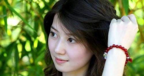 如何面对前男友的新恋情（以心理学角度分析情感困境）