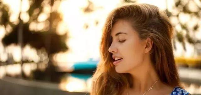 探讨女人分手后还暧昧的原因和应对方法（探讨女人分手后还暧昧的原因和应对方法）
