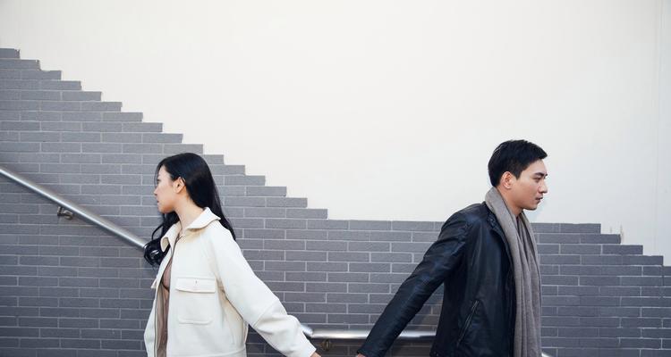 如何挽回失去的爱情（掌握挽回技巧）
