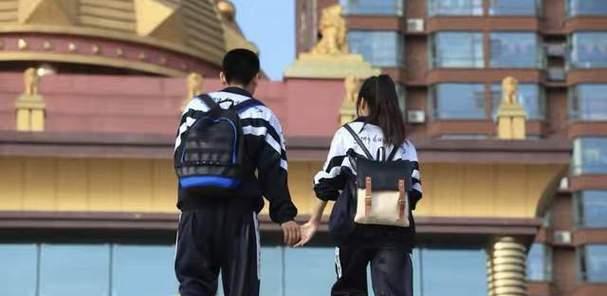 早恋是爱情的开始还是伤害的开始（了解早恋）