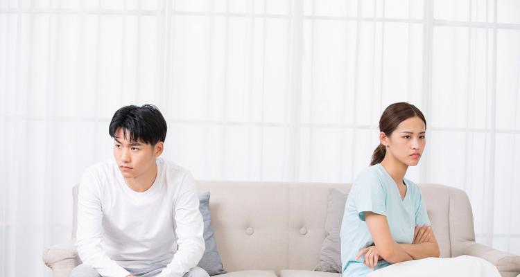 如何处理喜欢的男生已有女友的情感纠葛（放弃还是坚持）