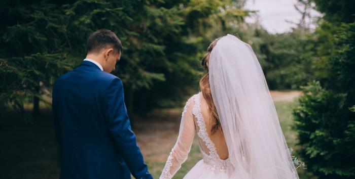 如何挽回破坏的夫妻宫（解决夫妻关系危机的实用技巧）
