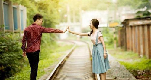 谈恋爱时男女心理变化有哪些？如何应对恋爱中的心理挑战？
