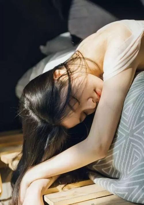 男人不爱了还能回头吗？如何挽回一个心已走远的男人？