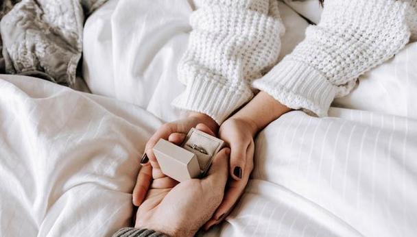 男人出轨后该不该原谅？如何处理婚姻中的背叛问题？