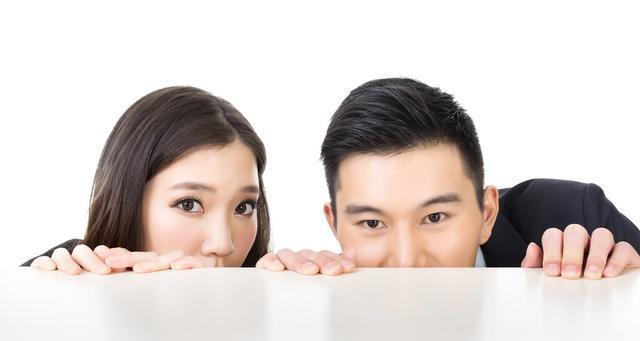 男人出轨时会有什么异常表现？如何发现和应对？