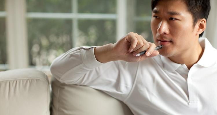 男人精神出轨初期有哪些表现？如何识别和应对？