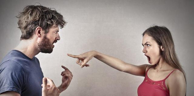男人外遇却不愿离婚的心理分析？如何处理这种情况？