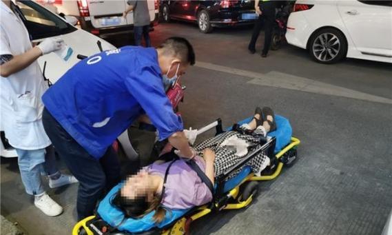 男主挽留女主自残的小说情节有哪些？如何处理小说中的自残行为？