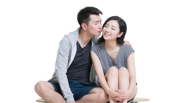 女孩谈恋爱的技巧和方法有哪些？如何在恋爱中保持自我？