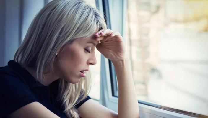 女朋友的前男友想找她复合怎么办？如何处理这种情况？