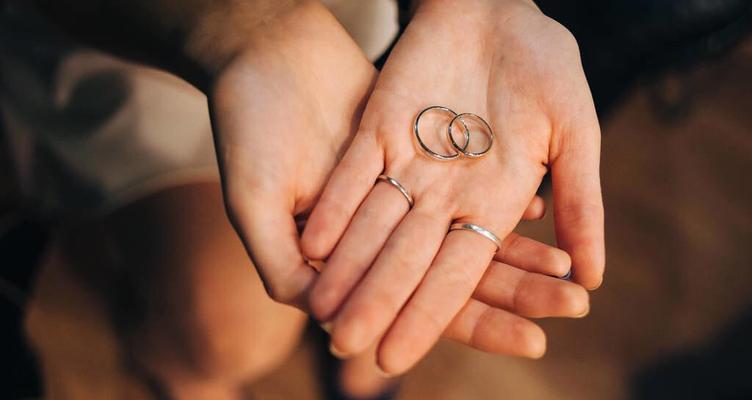 怎样挽回老婆的心？婚姻危机时的正确做法是什么？