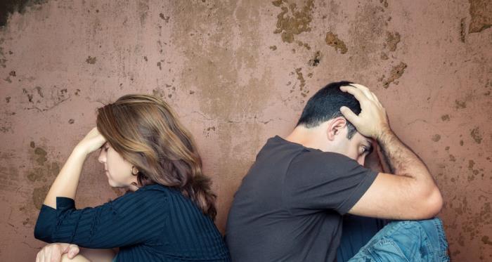 男友突然告诉我他有小孩怎么办？如何处理这种突发情况？