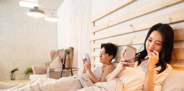 面对男友忘不了出轨对象我该如何信任他？