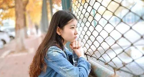 女朋友生气闹分手怎么办？如何挽回前女友的心？