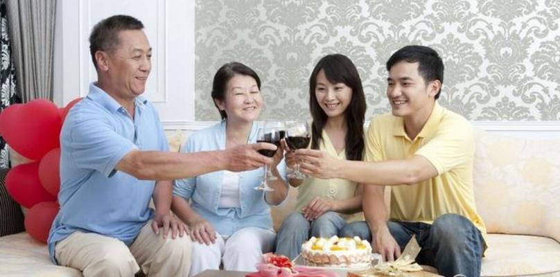 女朋友父母反对我们在一起我该怎么办？如何有效沟通和解决问题？