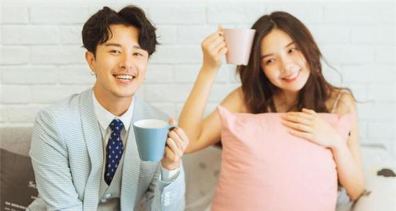 女朋友提出分手并考虑再婚我该如何处理我们的关系？