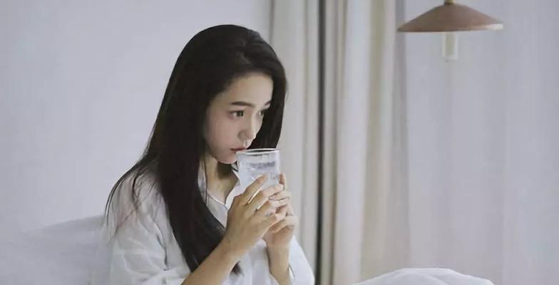 女人什么时间容易出轨男生们警惕了？如何识别出轨的征兆？