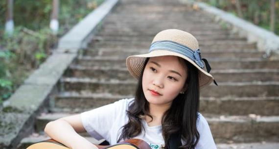 追求女生时她不答应但有好感怎么办？