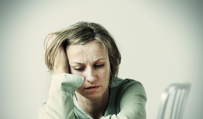 婚后老公出轨前任怎么办？妻子应如何应对和处理？